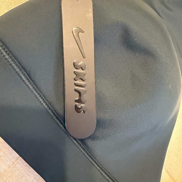 Nike / SKIMS Triangle Bra - Picture 3 of 6